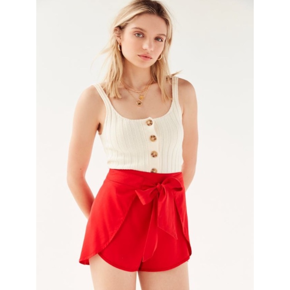 UO Tabby Tulip Tie Short